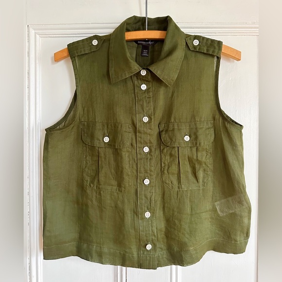 Banana Republic Ramie Utility Shirt in Bright Moss. Size XS. - Picture 3 of 6